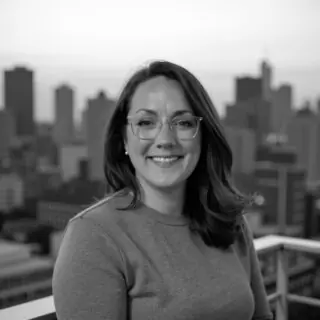 Brooke Ponce, Senior Directeur, Personeel en Cultuur